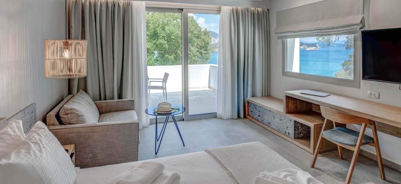 Junior Seaview Suite